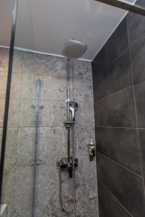 Raise Athens Metro Apartments Luaran gambar